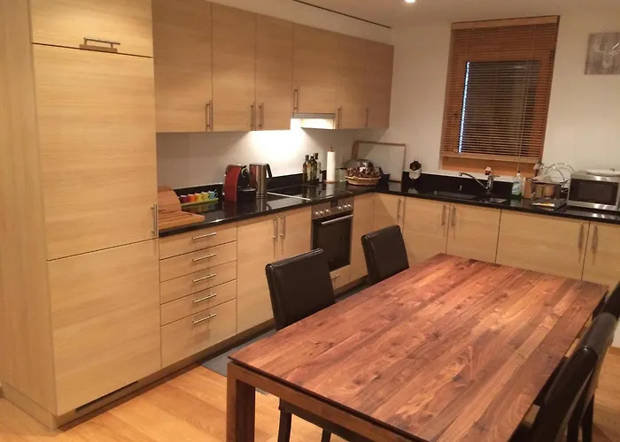 Lovely With Mountain Views *