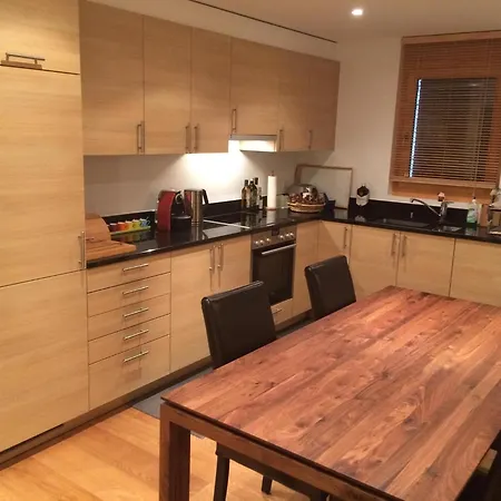 Lovely With Mountain Views *