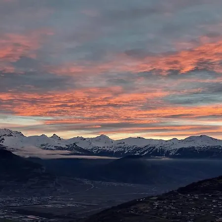 Lovely With Mountain Views Lejlighed *